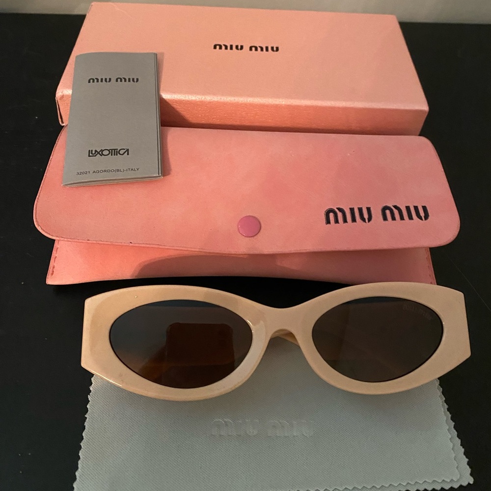 Miu Miu Glimpse Logo Sunglasses